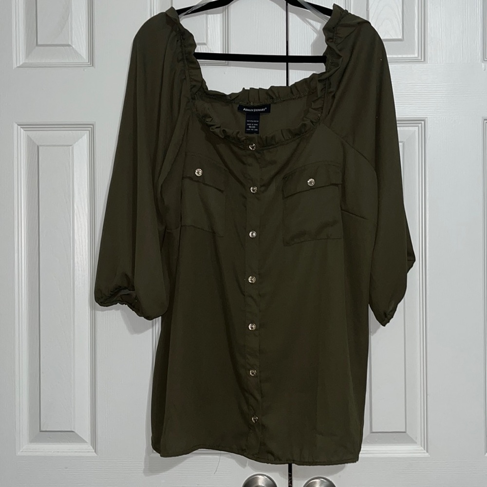 Square neck green